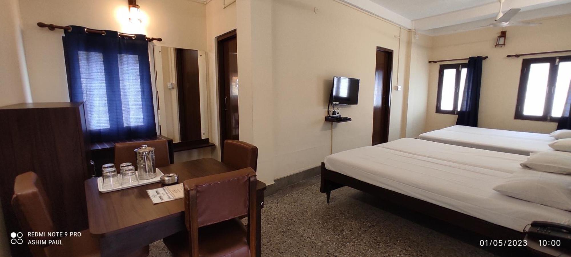 Hotel Saluja Siliguri Dış mekan fotoğraf